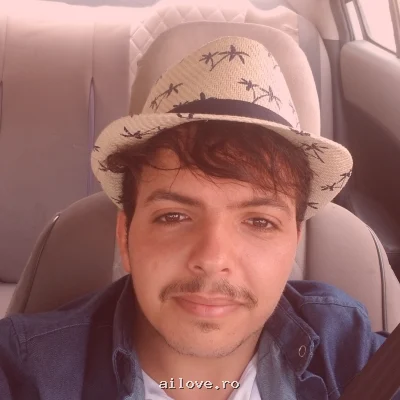 Adrianpixi, 45 ani