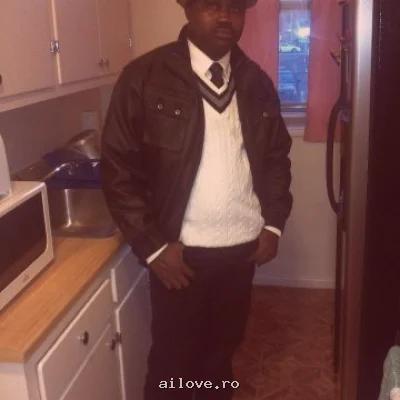 Ivory, 44 ani
