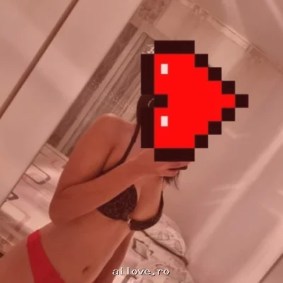 Melaniamelania2, 30 ani