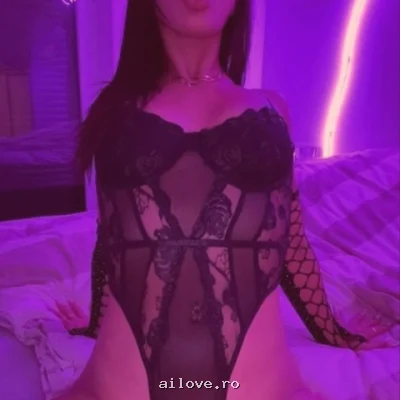 Mia65, 19 ani