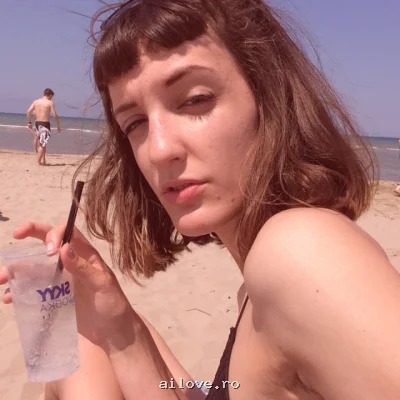 Mieunica, 32 ani