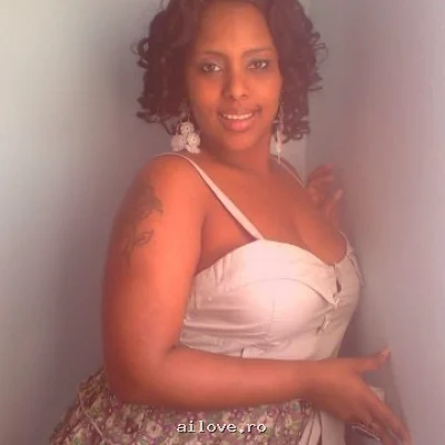 Moona, 26 ani