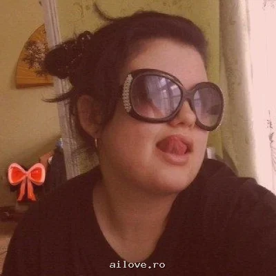 Nicolze, 31 ani