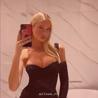 Pusy_ela, 33 ani