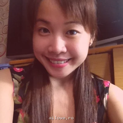 Rosalindaaa, 33 ani