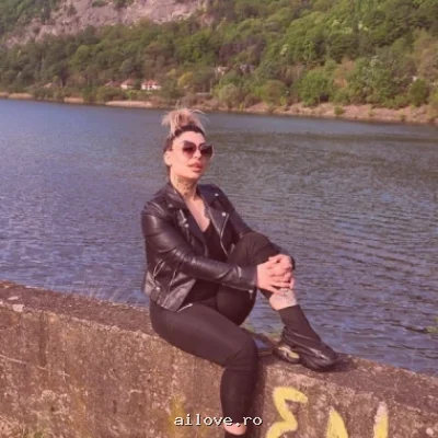 Roschata, 44 ani