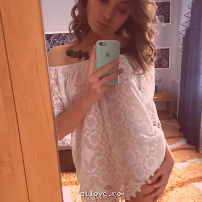 Whitegirl, 42 ani